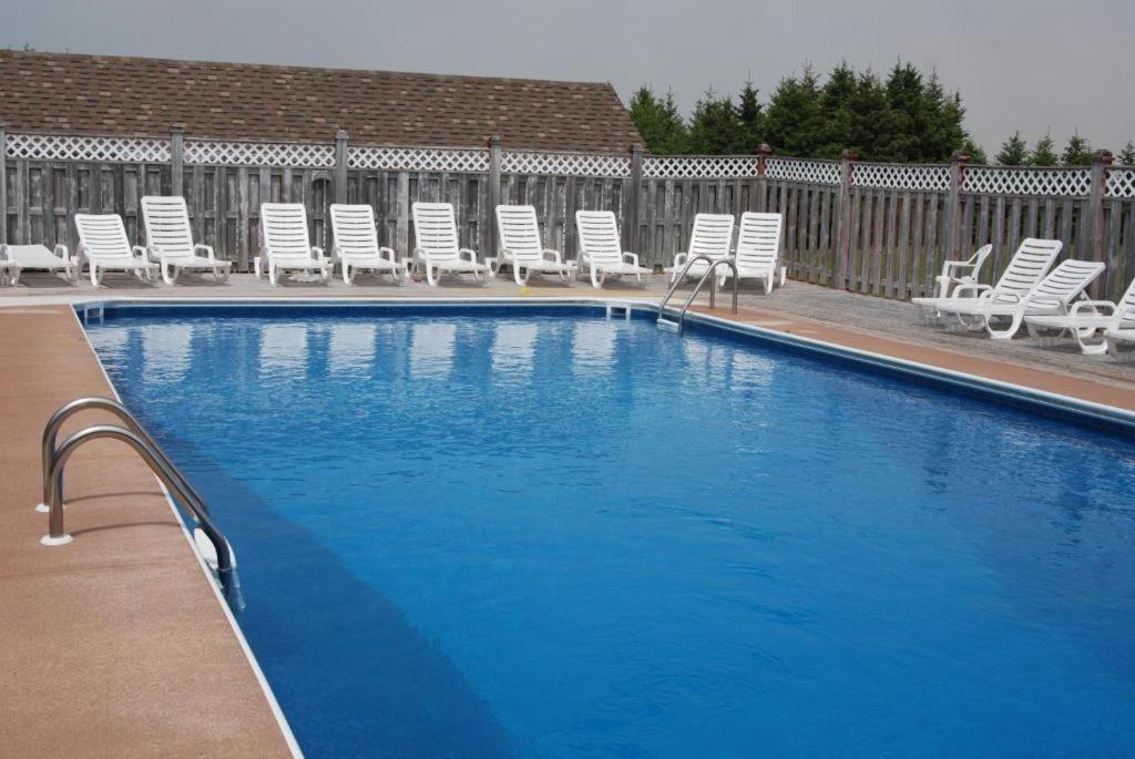 Shining Waters Country Inn 卡文迪西 外观 照片