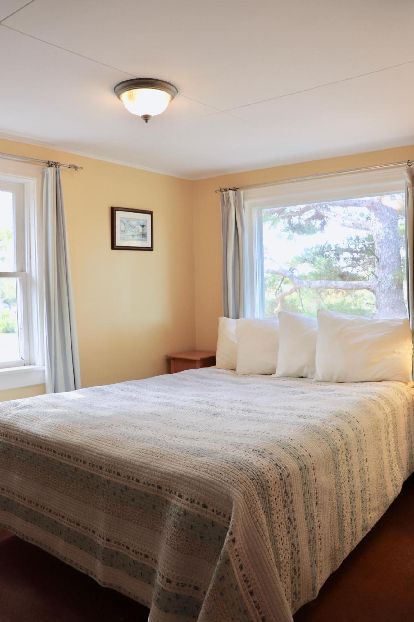 Shining Waters Country Inn 卡文迪西 外观 照片