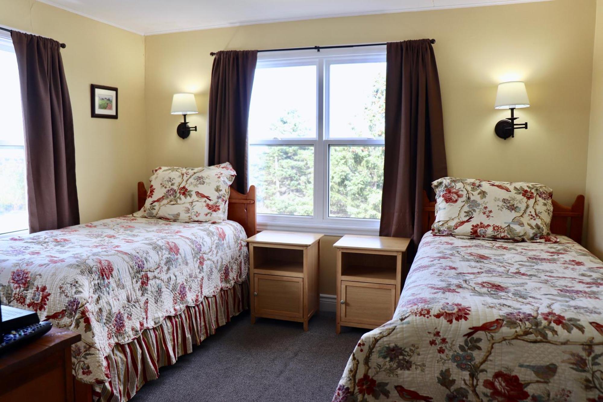 Shining Waters Country Inn 卡文迪西 外观 照片
