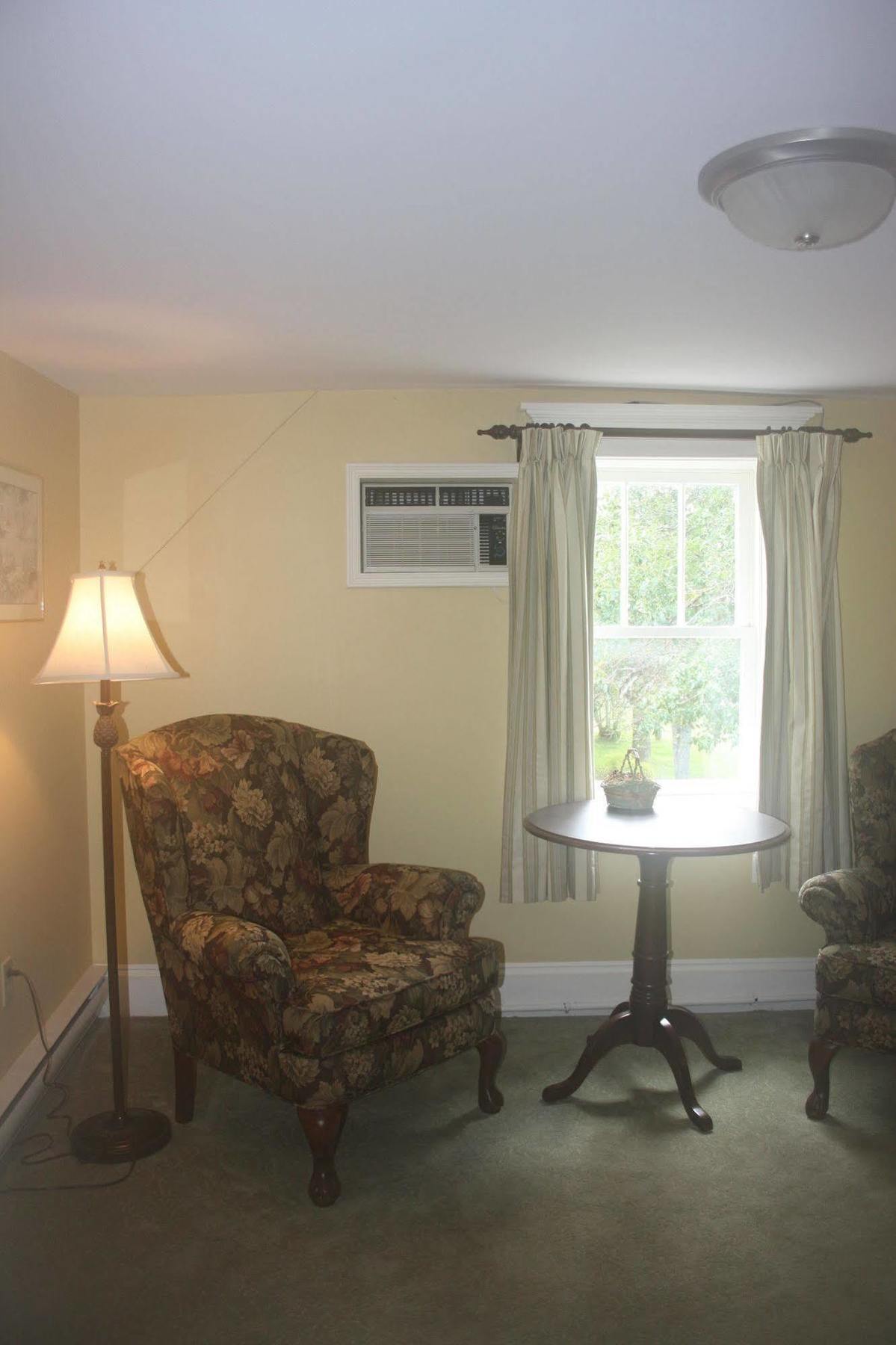 Shining Waters Country Inn 卡文迪西 外观 照片