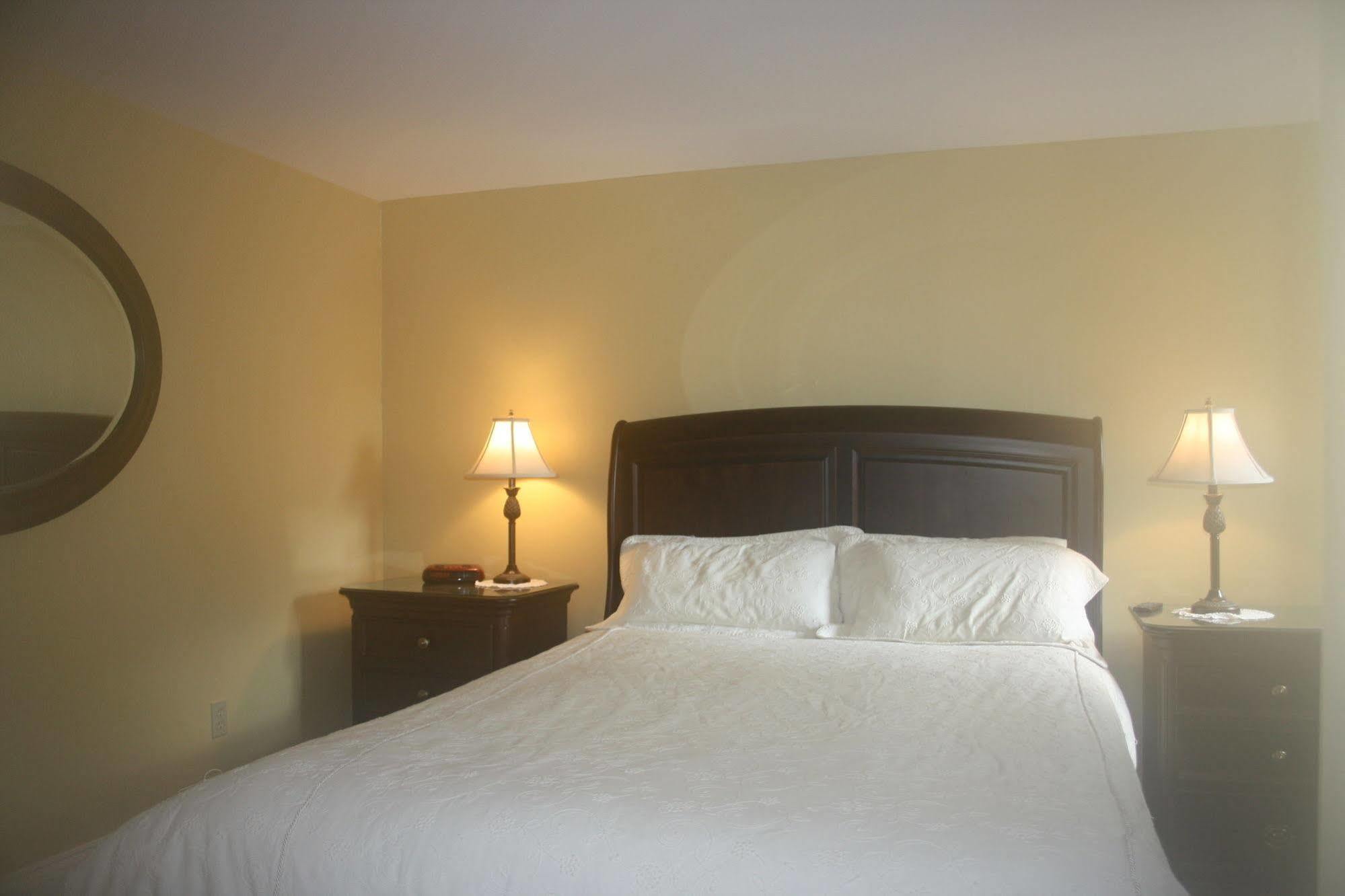 Shining Waters Country Inn 卡文迪西 外观 照片