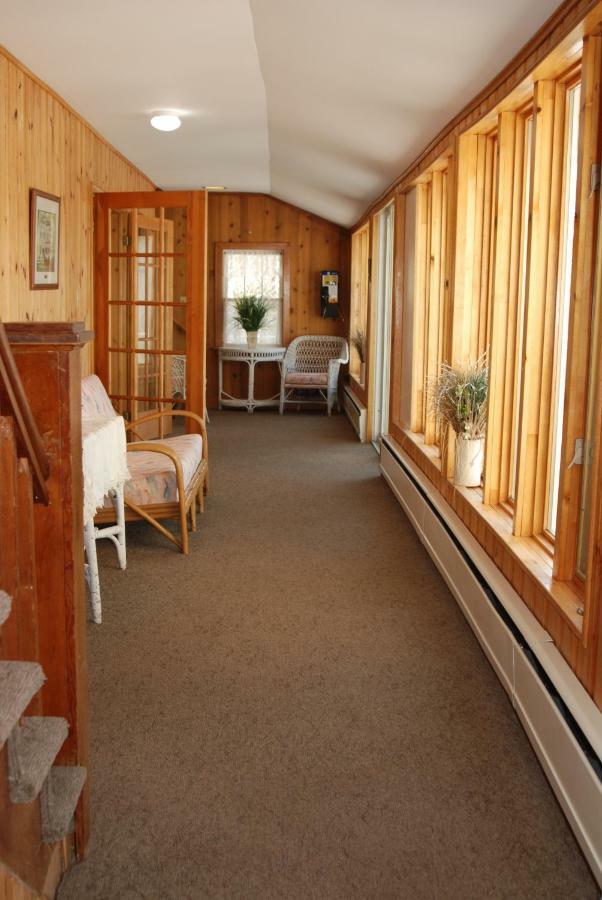 Shining Waters Country Inn 卡文迪西 外观 照片