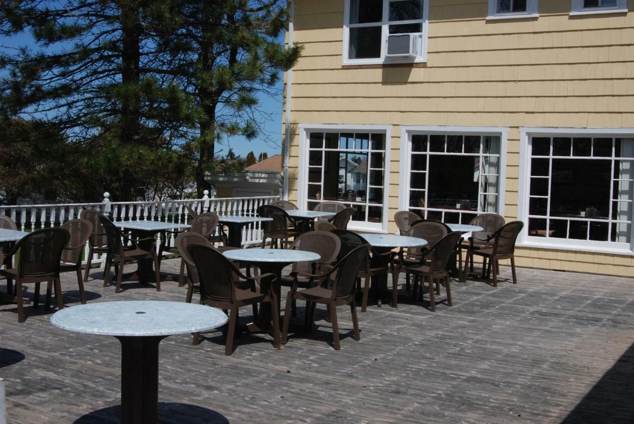 Shining Waters Country Inn 卡文迪西 外观 照片